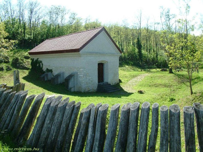 A Mithras-szentély ősszel